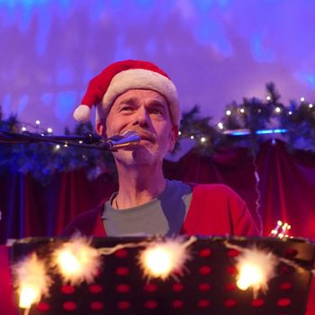 Christmas with Tip Jar, De Rozenknop, Eindhoven, December 14th. Photo Ronald Rietman.
