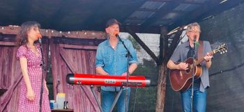 Ponderosa Concerts, Wimberley, Texas. April 18th. Photos by Kellie Latimer.
