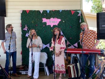 Texas Heritage Vineyards, Fredericksburg. With Tina Wilkins & Bill Small. May 10. Photo by Paul Lowery.
