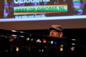 Fundraiser for Ukraine, Theater het Klooster, Nuenen, March 7. Photo Theo van Vijfeijken.
