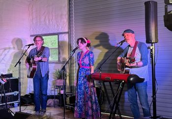 Ponderosa Concerts, Wimberley, Texas, May 2nd. Photo by Susan Gibson.
