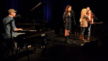 Lux, Nijmegen, October 18 2015, with Walt & Tina Wilkins. Photo 1 by Peter Pricken
