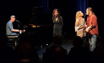 Lux, Nijmegen, October 18 2015, with Walt & Tina Wilkins. Photo 2 by Peter Pricken
