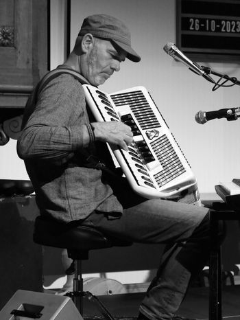 Walt Wilkins & Tip Jar, Witte Kerkje, Terheijden, October 26th. Photo Nicolette Verhoeven.
