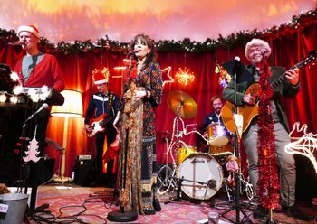 Christmas with Tip Jar, De Rozenknop, Eindhoven, December 14th. Photo Nicolette Verhoeven.
