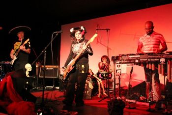Queen Bee's December 2011 07
