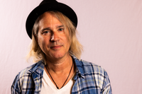 Doug Davis (full band acoustic) w/ Couldn't Be Happiers