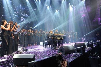 STEVIE WONDER Powerhouse Fellowship Soul Choir feat. Shawn Cotterell singing with Stevie Wonder
