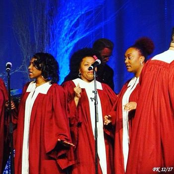 Powerhouse Christmas with the Clemons performance
