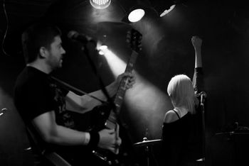 MATT & MEG BDAY GIG AT SULLY HALL Photo by Milan Misko
