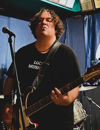 Damian at Irish Rover, Astoria. Photo: NicVan7 Prod.
