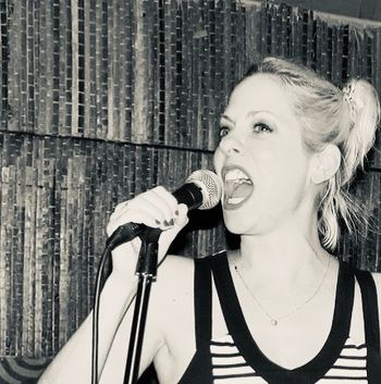Otto's Shrunken Head, NYC - photo by Otto Yamamoto
