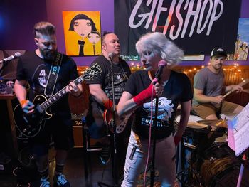 Dominie's Astoria - 10th Anniversary 2022
