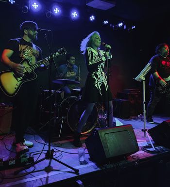 GIFTSHOP at Pianos, NYC. Photo by NicVan7 Prod.

