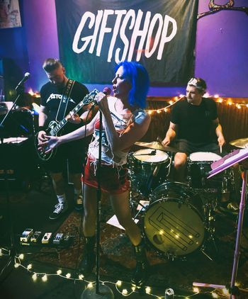 Dominie's Astoria - photo by NicVan7 Prod.
