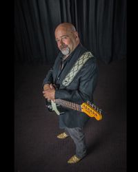 Garages Blues Jam with guest Doug Rowell
