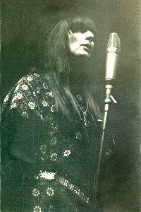 Freya in studio with Sunforest
