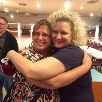 Michelle_and_Sandy-Wahoo_20151
