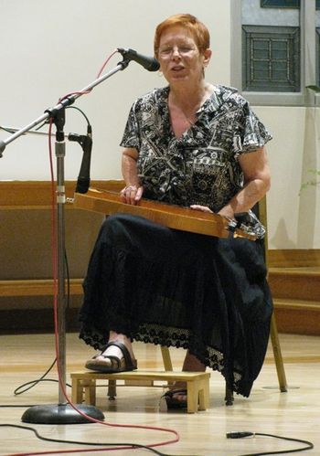 Linda_Performs
