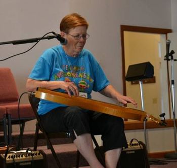 Linda_On_Stage
