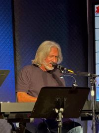 Nutmeg Singer/Songwriter Series