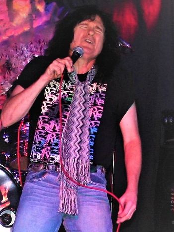 Donald Dean Live.
