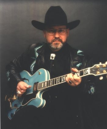 WWJ_with_Heritage_Custom_Built_Bluesette_designed_by_WWJ
