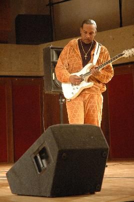 Feelin the Groove

