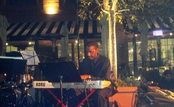AKA Bistro Smooth Jazz in Old Town Pasadena courtyard
