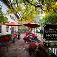 Maevyn @ the Auberge