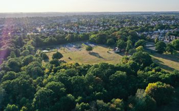 Oakwood Park, London
