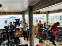 Sunday Funday at Sun Harbor Marina with the Clams