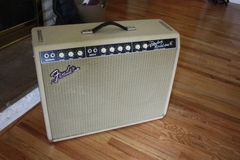 Vibrolux in Blonde.. my fav Fender Model
