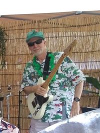 Moi- solo guitar (w/ocaissional john-like vocals (Cash or Prine)