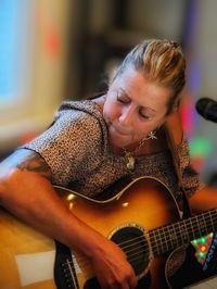 Rachel Parsons Solo
