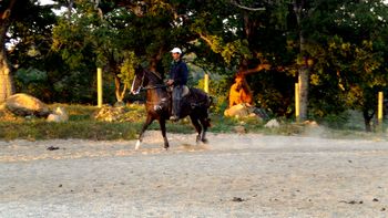 Pistolera, Exito daughter
