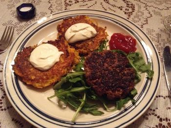 Hamburger on Arugula with Sweet Potato Pancakes and Sour Cream
