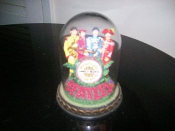 Sgt. Pepper musical globe
