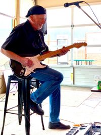 Orvil Ivie playing a rare Friday afternoon at The wonderful Redgate Vineyards!