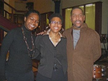 The trio, Daille with Miriam and Dorian after a dynamic show
