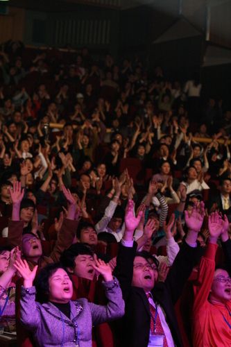 Extravagant worship. What a time!
