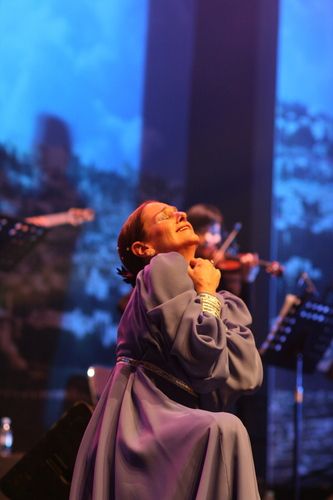 Suzanne in passionate praise!
