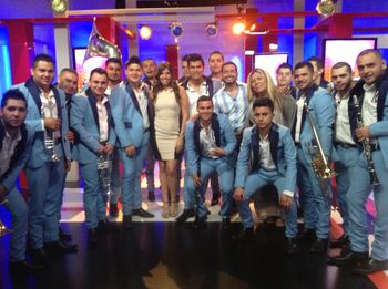 con la Super Banda Carnaval

