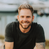 Ryan DeSiato live at Austin Bergstrom Airport - Vino Volo
