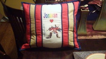 Jonovan loves Transformers
