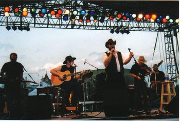Live at The Empire Plaza in Albany, NY: Kevin Maul, dobro; Red Beaumont, guitar; Dale Haskell, drums; Frank Orsini, fiddle; Jeff Sohn, bass

