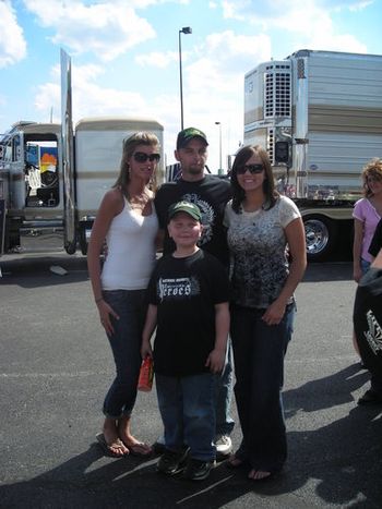 A few fans from Dundee, Mi Show and the girls of aly`an.
