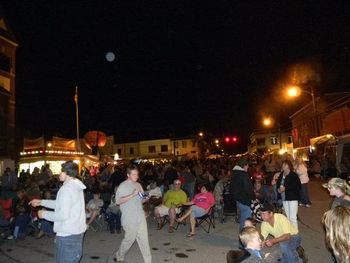 What a crowd
