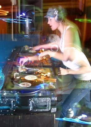 Kristina Sky @ Heaven 2/4/05 w/ Johan Gielen  Photo by: Clovis
