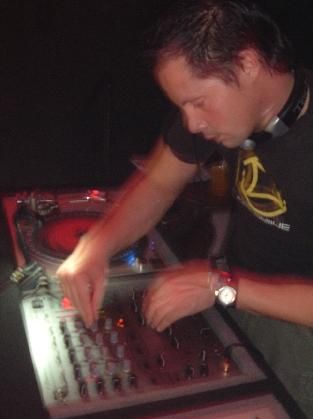 Another good friend of mine, Norman Linden of Mark Norman. I took this photo when he played at Club Heaven 11.26.04
